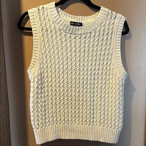 GAP White Sleeveless Top